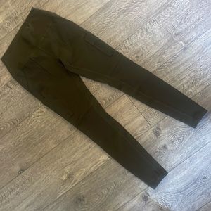 Alo olive green, cargo leggings